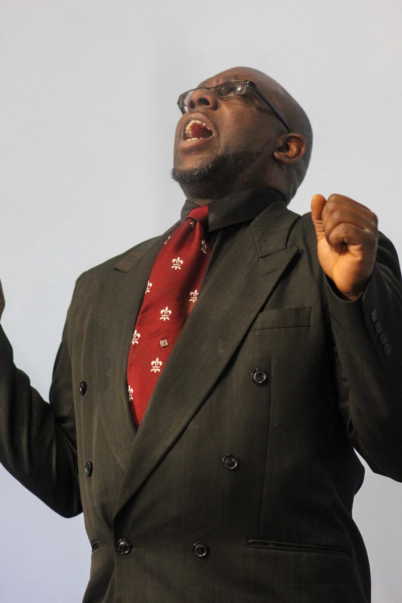 Pastor 6